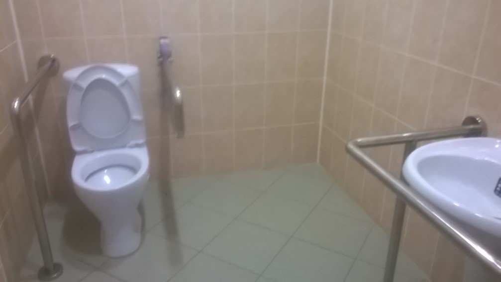 санитарно-гигиеническая комната на 1 этаже